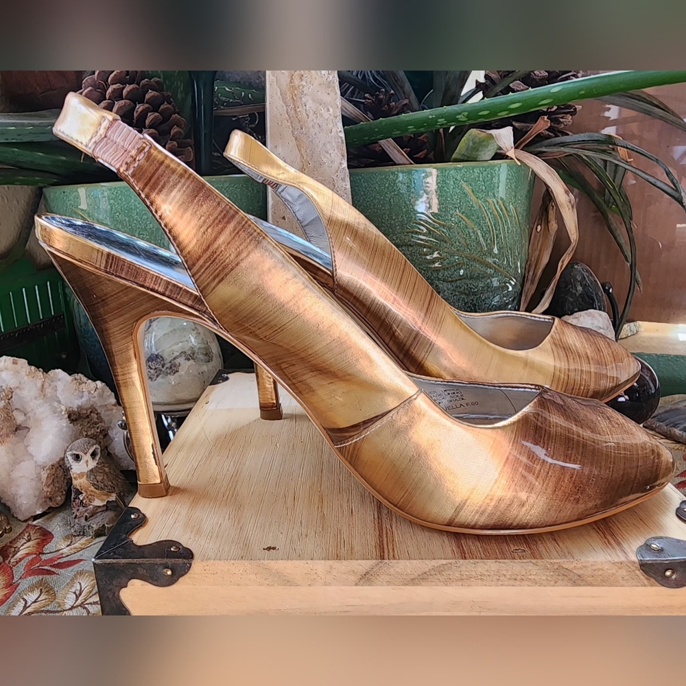 Gianni Bini Gold Glamour Heels - Picture 5 of 10